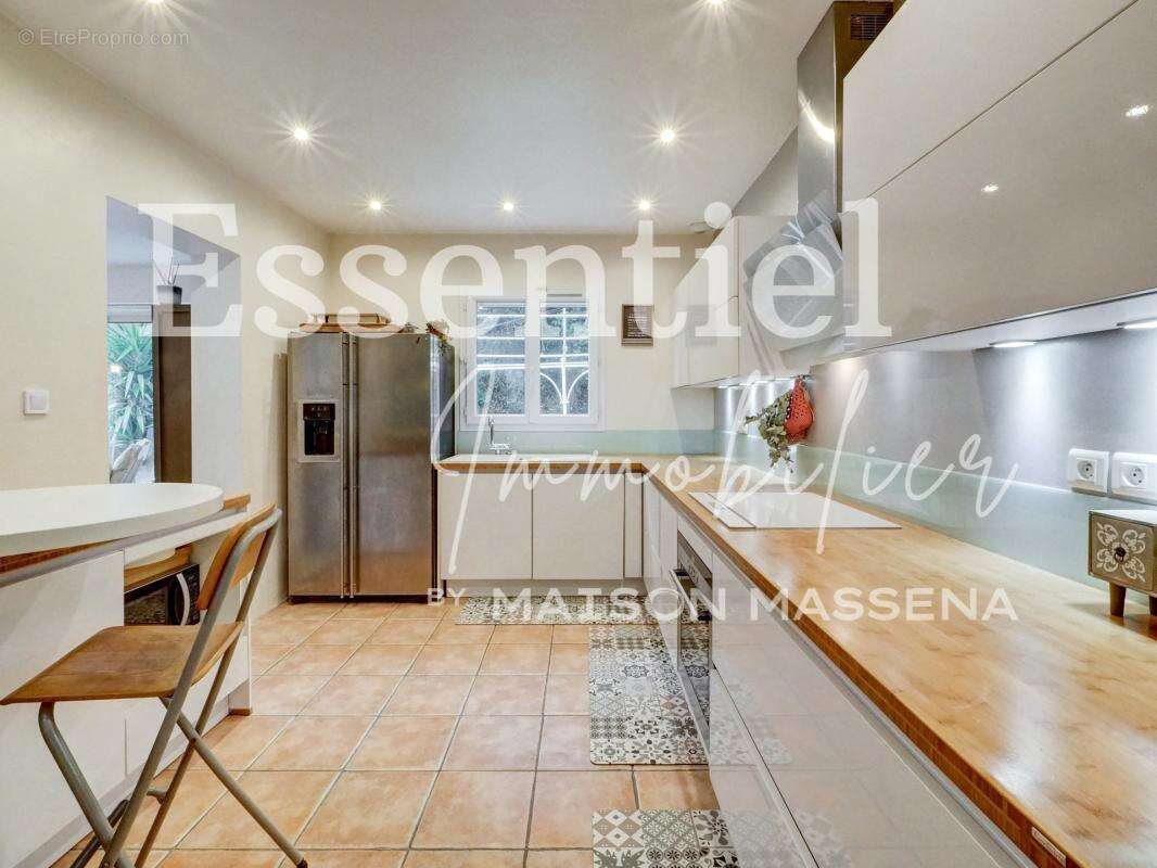 Maison à SAINT-LAURENT-DU-VAR