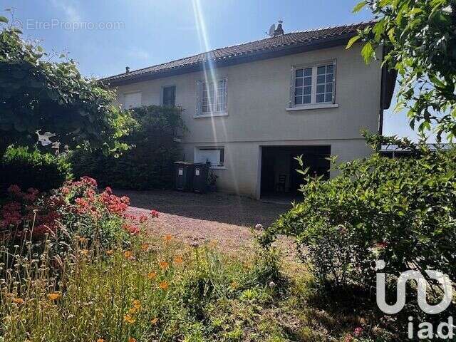 Photo 2 - Maison à LOUZY