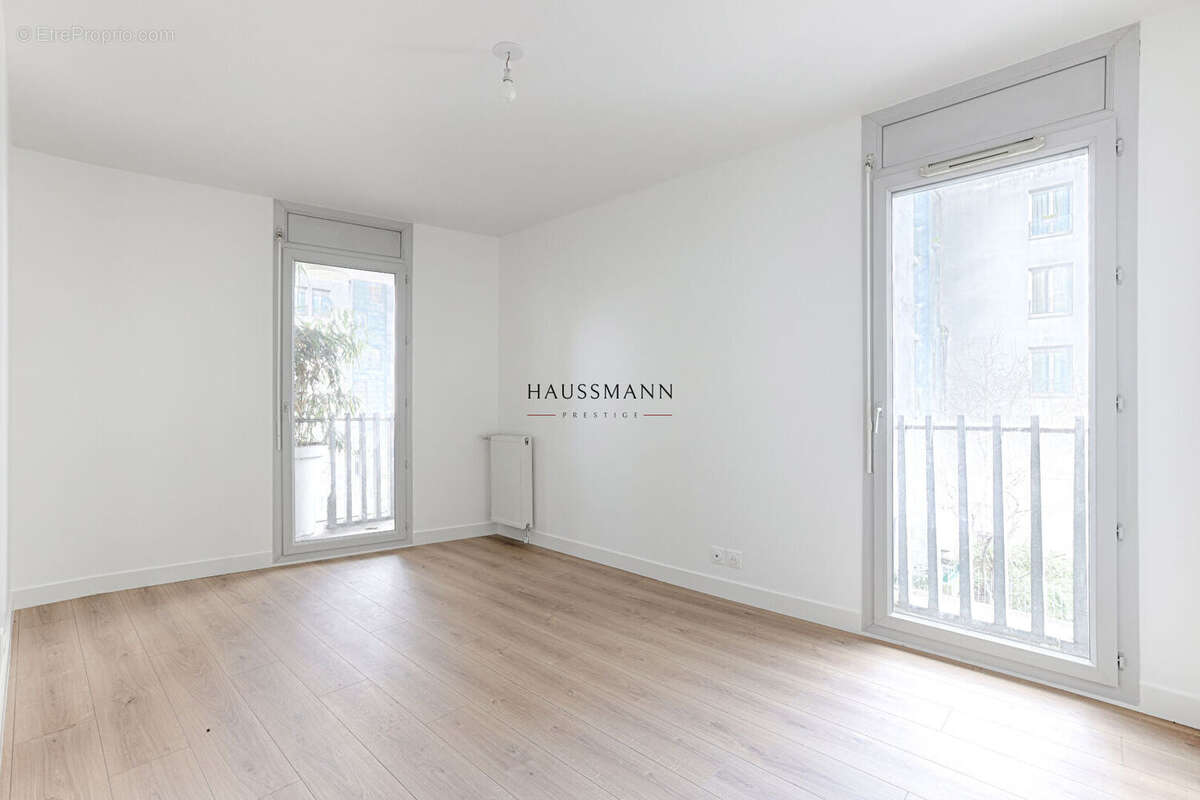 Appartement à PARIS-17E