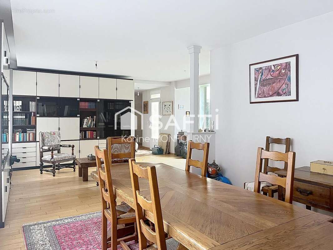 Maison 257 m² à Saint-Quentin  - photo 5