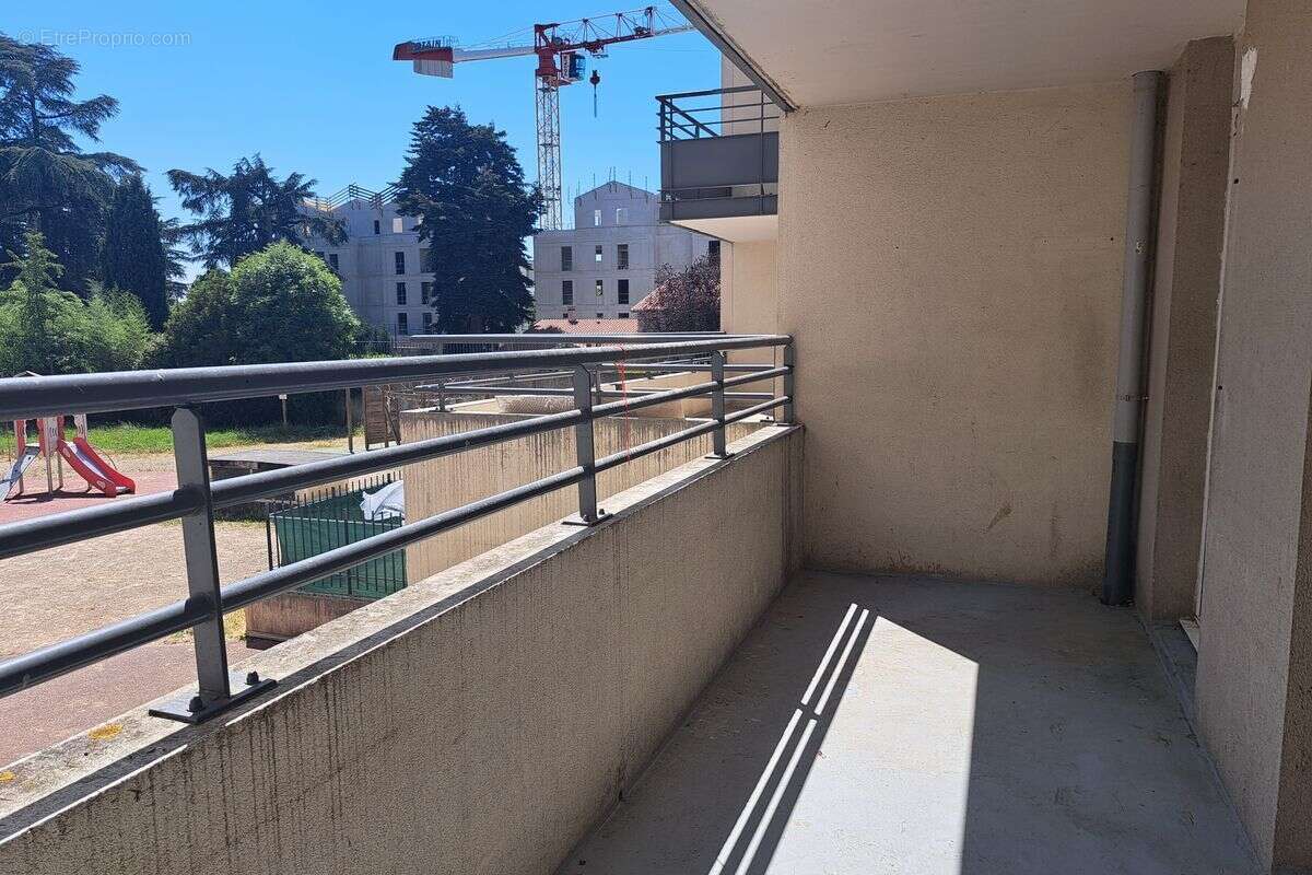 Appartement à MEYZIEU