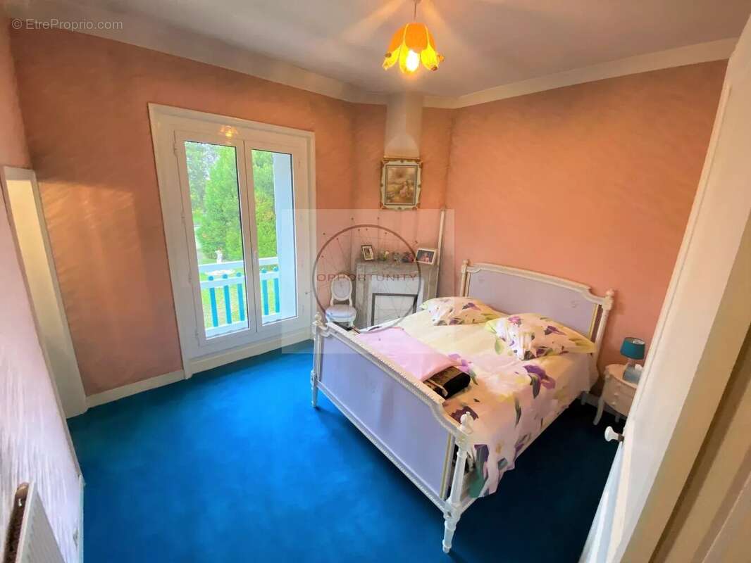 Propriete bourgeoise sur 1350 m² de terrain - photo 10