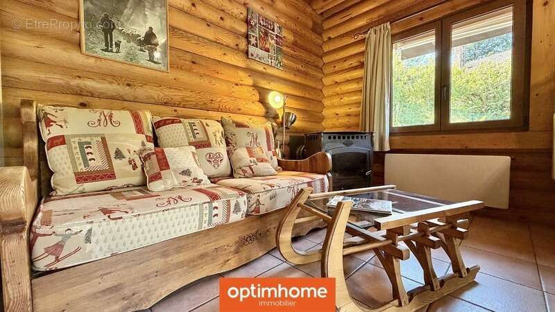 EXCLUSIVITÉ – Chalet fuste (rondins) meublé – 46 m² – Terrain 1 500 m² – Basse-sur-le-Rupt – Hautes-Vosges - photo 5