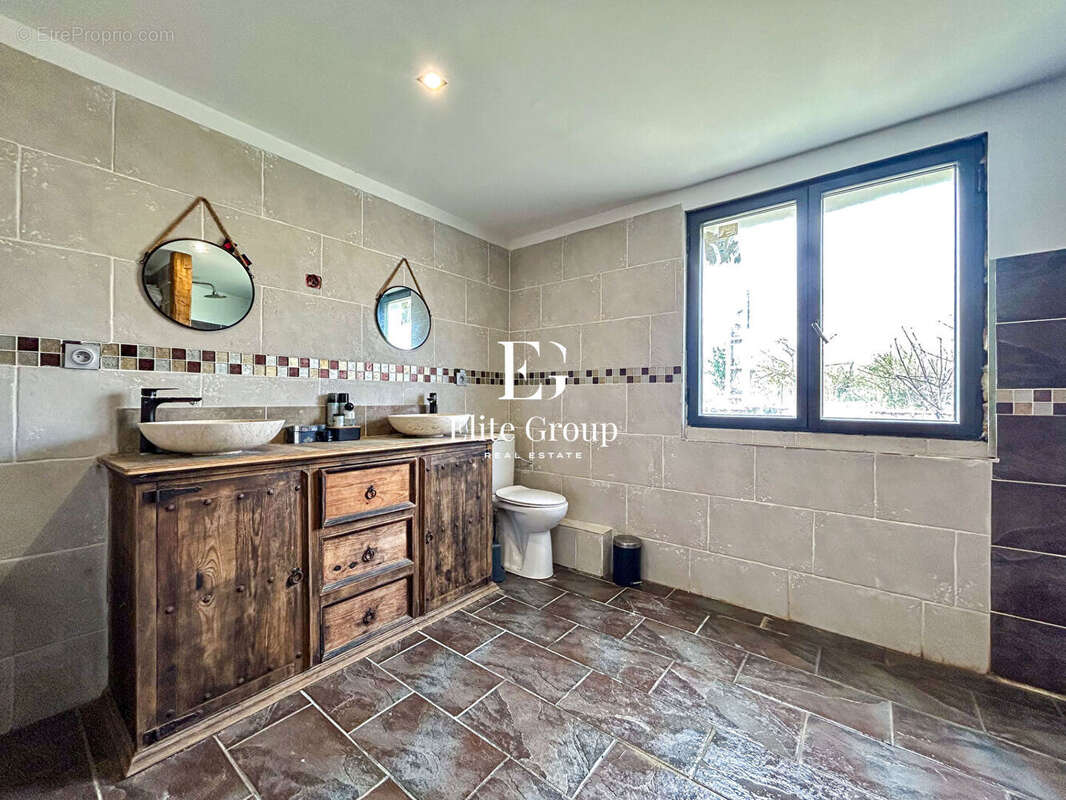 Maison à TONNAY-CHARENTE