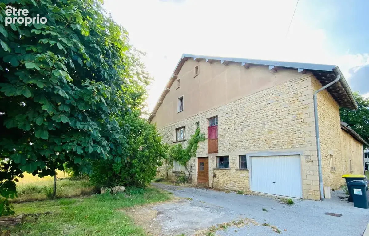 Maison à MONTROND-LE-CHATEAU