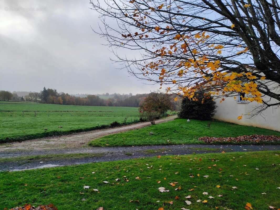 Maison à ORADOUR-SUR-VAYRES