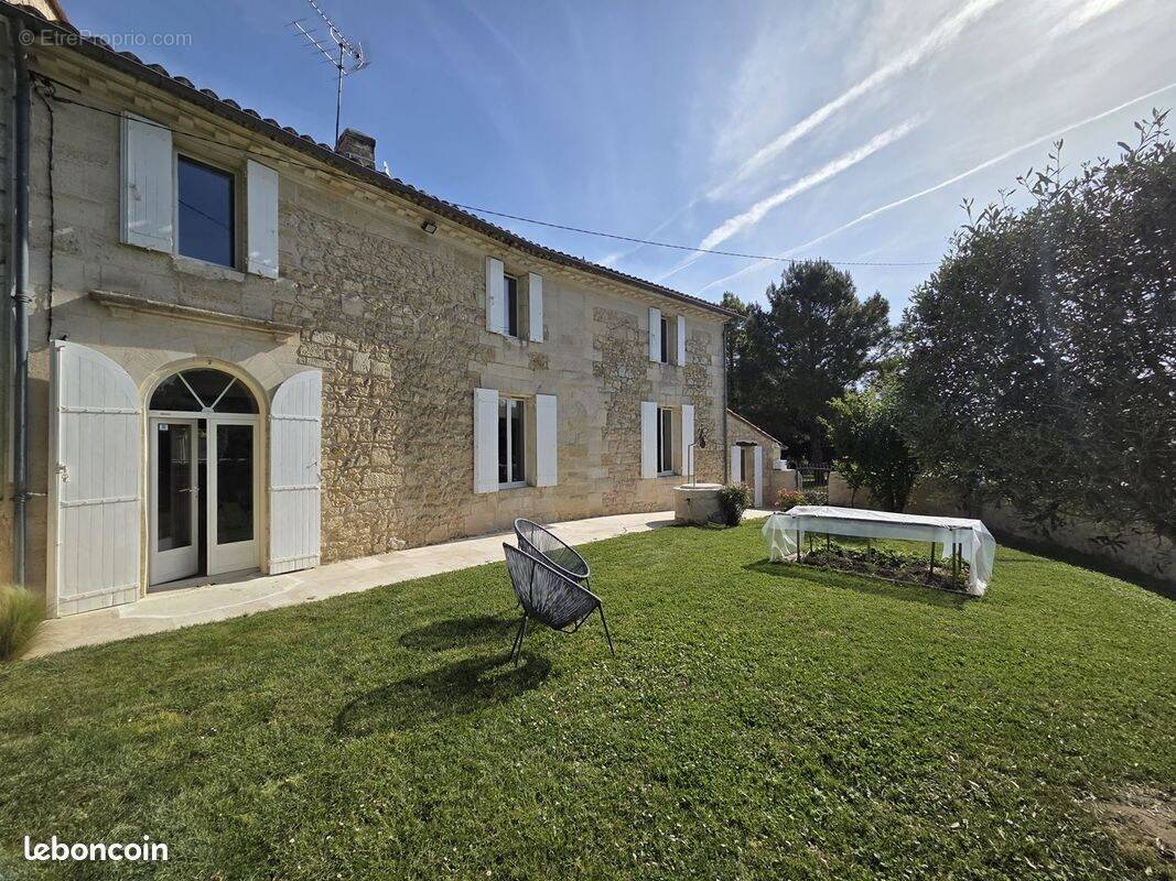 Maison à GENISSAC