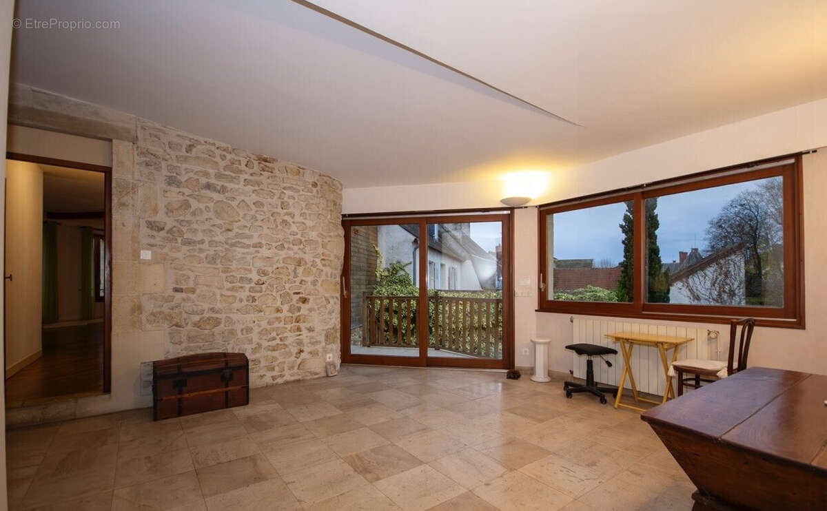 Appartement 270 m² à Decize  - photo 9