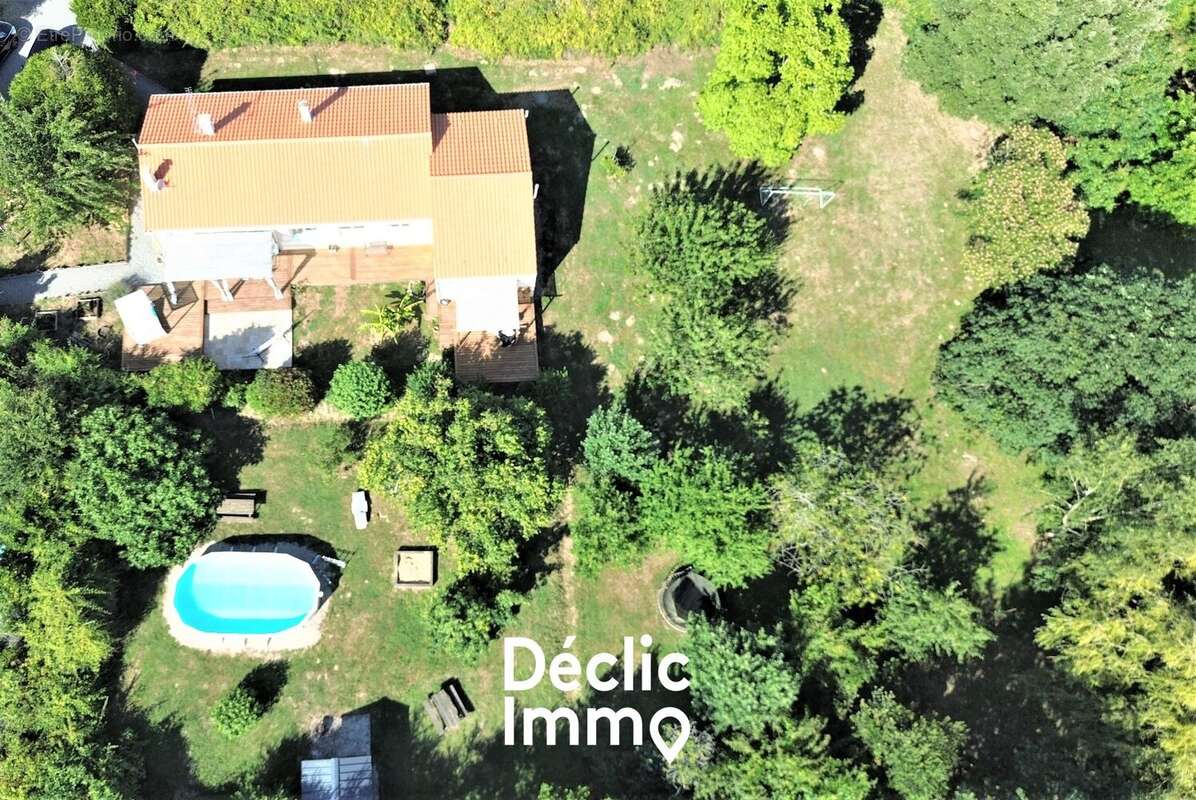 Maison à SAINT-CHRISTOPHE-DU-LIGNERON