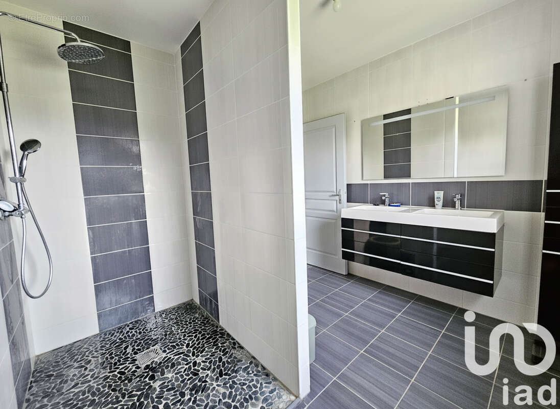 Maison 186 m² à Archiac  - photo 4
