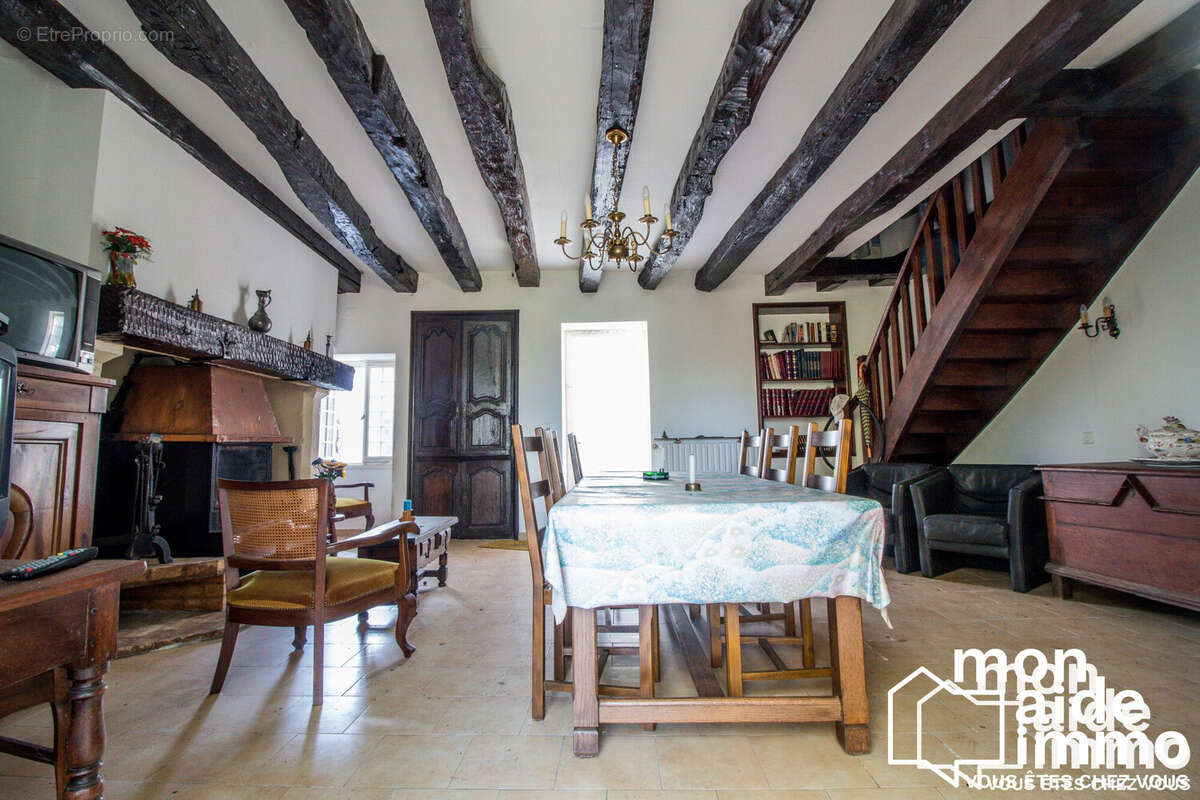 Maison à CORGNAC-SUR-L'ISLE