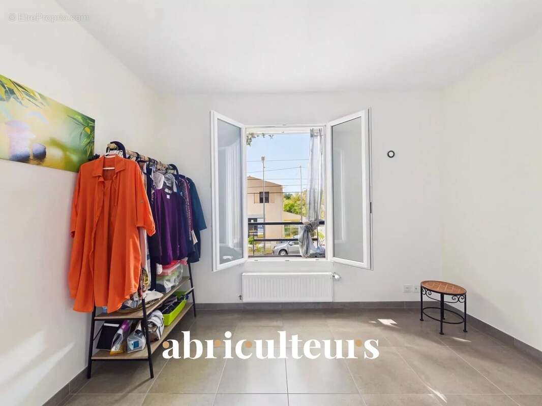 Appartement à PELISSANNE