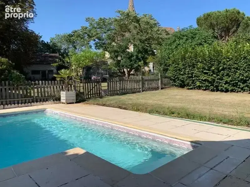 Authentique manoir du XVIIIe siècle offrant des hébergements indépendants pour invités, une piscine et une grange - photo 17