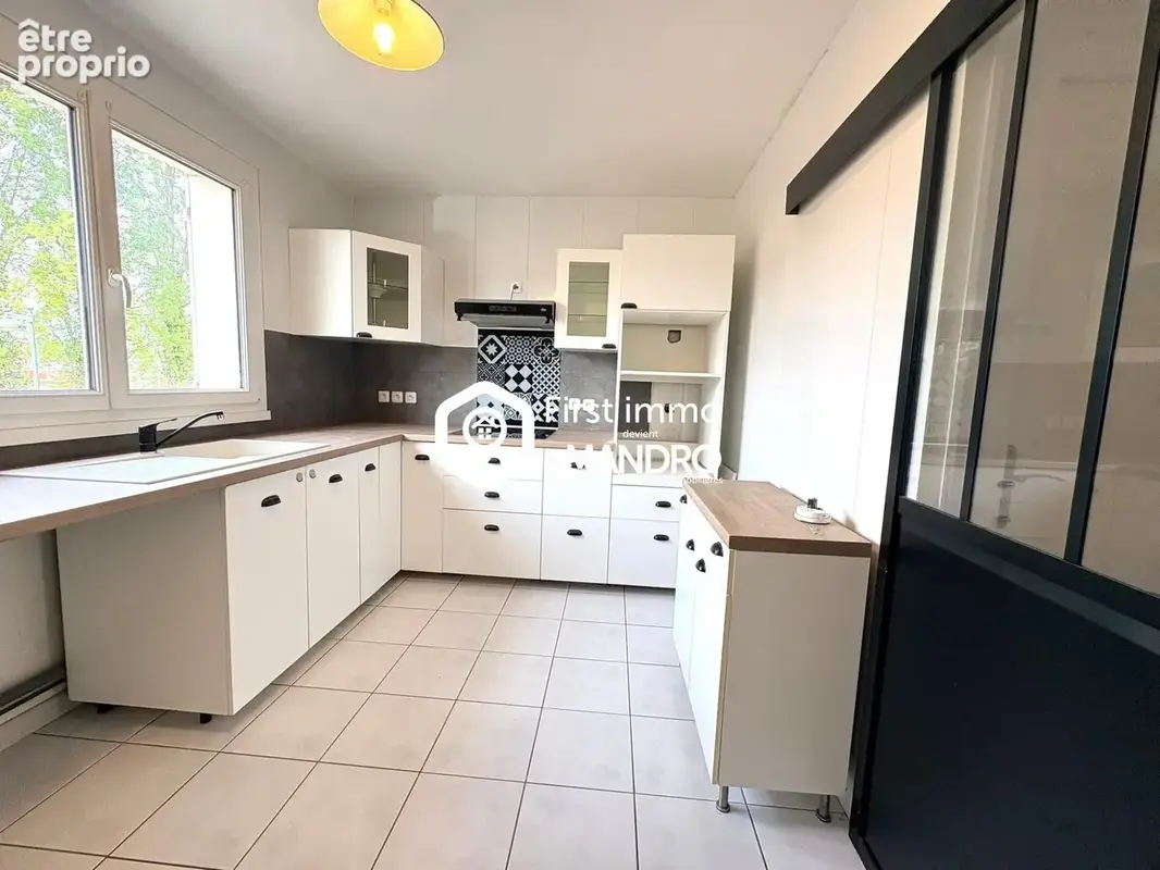 Appartement 3 pièces 84 m² à vendre à Saint-Thibault-Des-Vignes (77400) - photo 5