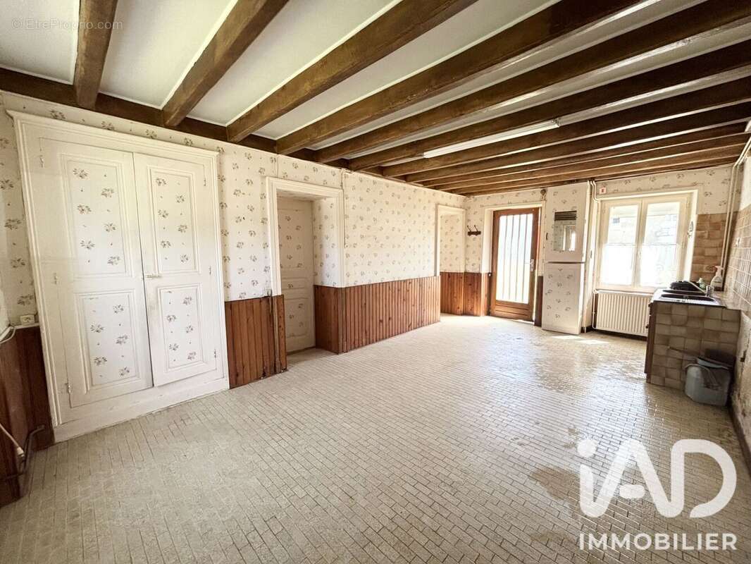 Maison 81 m² à Saint-Genou  - photo 4