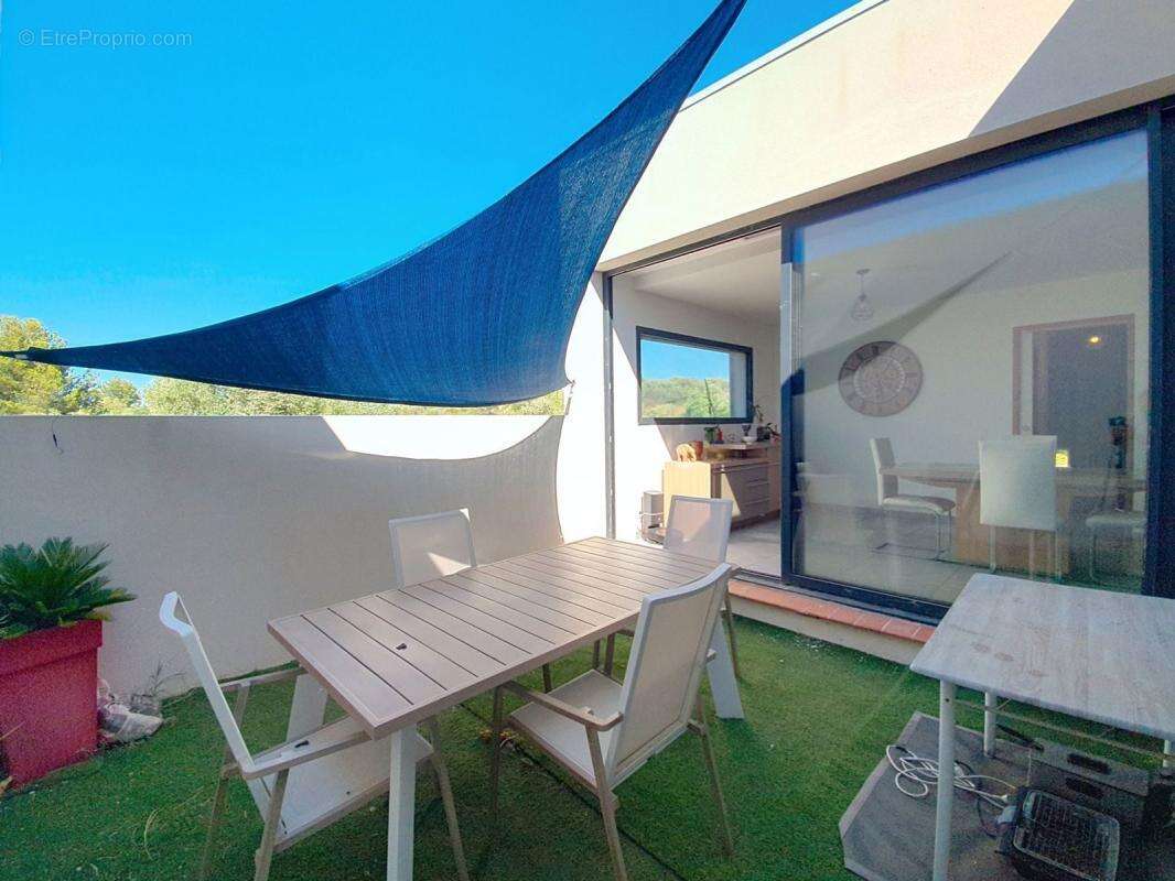 Maison à PEYRESTORTES