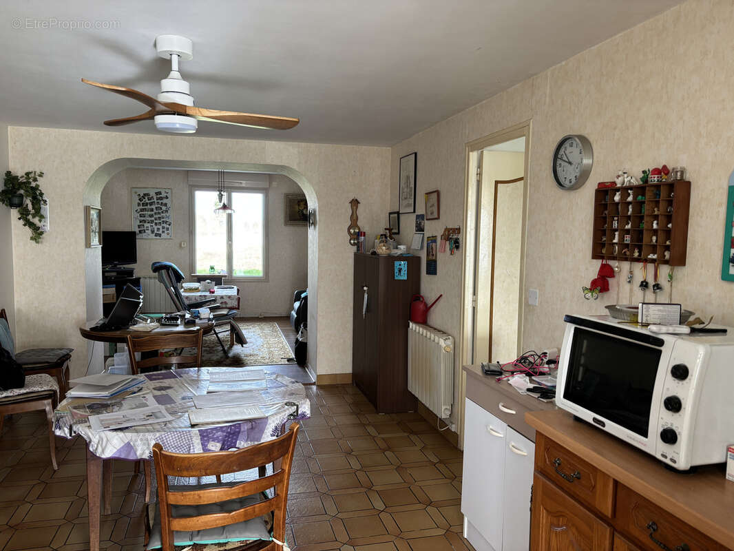 Vicq-Exemplet   Maison de plain-pied avec un jardin clos de 2 228 m2 et une vue dégagée - photo 6