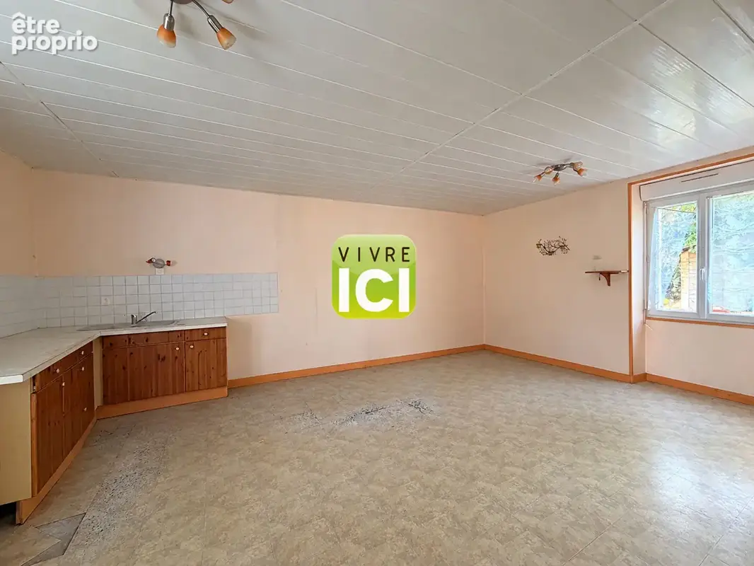 Maison en pierre à rénover - Potentiel de 100m2 - Jardin - Calme - CROSSAC - photo 4