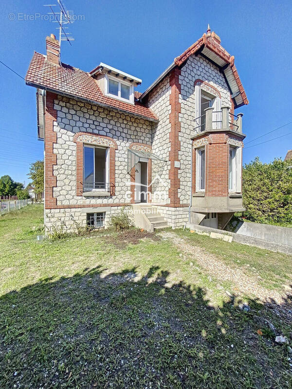 Maison à VILLEMANDEUR