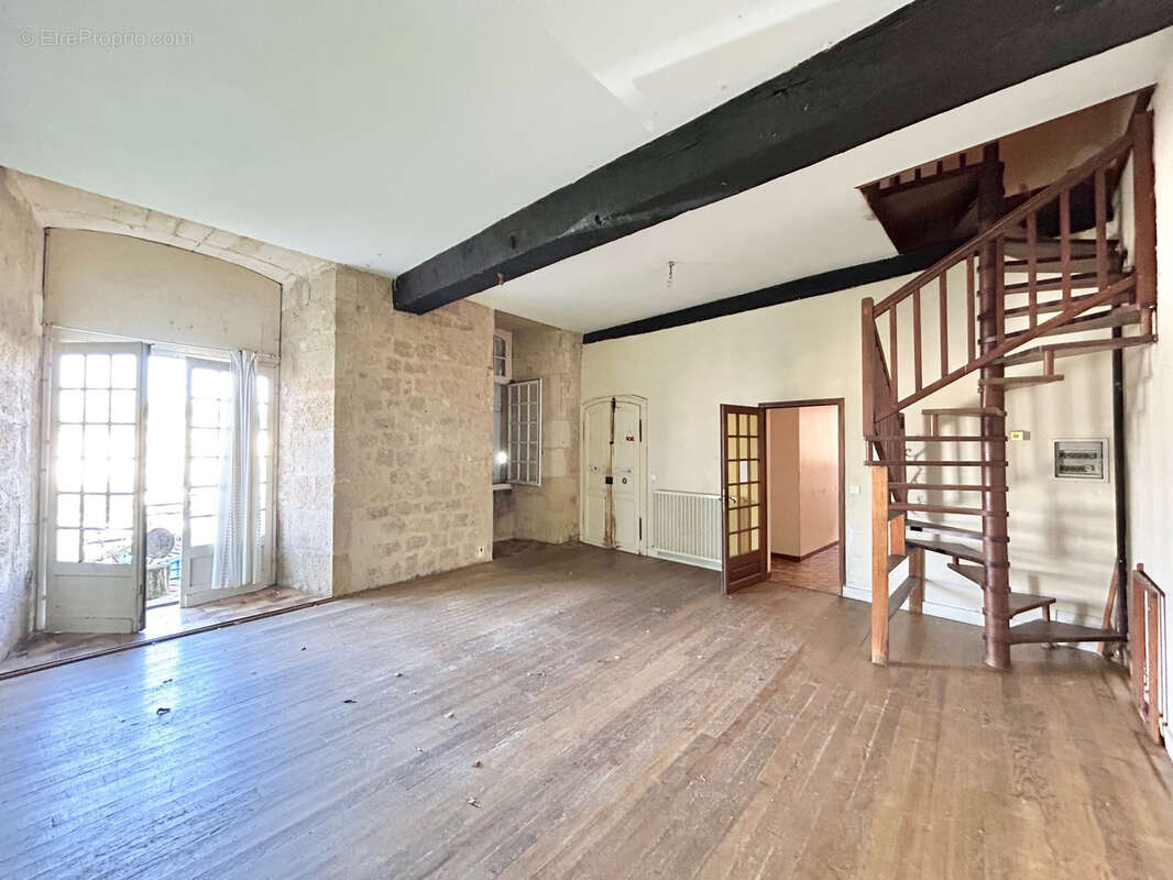 Appartement à SAINT-MACAIRE