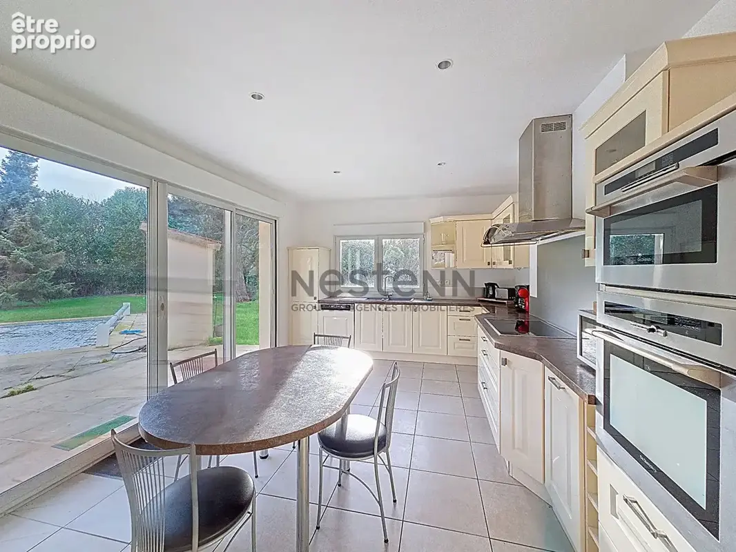 Ouistreham ? belle propriété familiale avec piscine, 6 chambres et sous-sol complet - photo 4