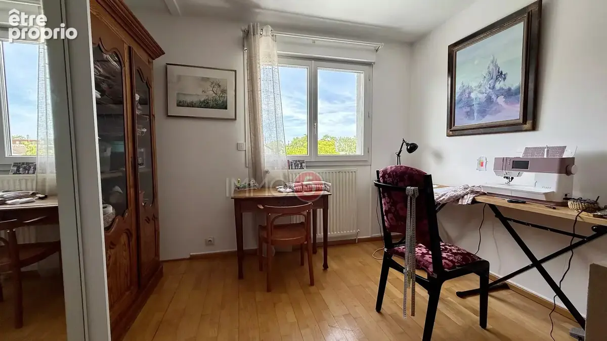 Maison familiale de 162 m² à Gagny – Beaux volumes et grand terrain - photo 13