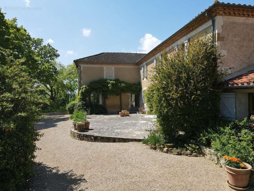 djifly202504281521085761745846486072photo - Maison à BARRAN