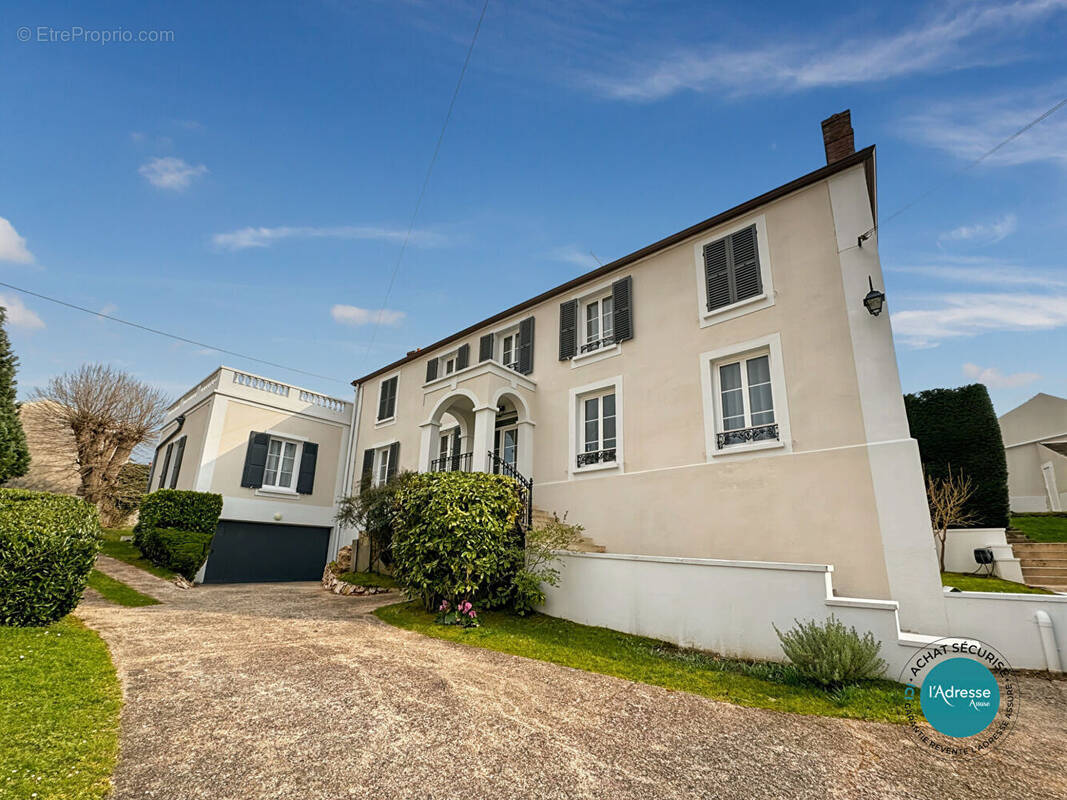 Maison à MENNECY