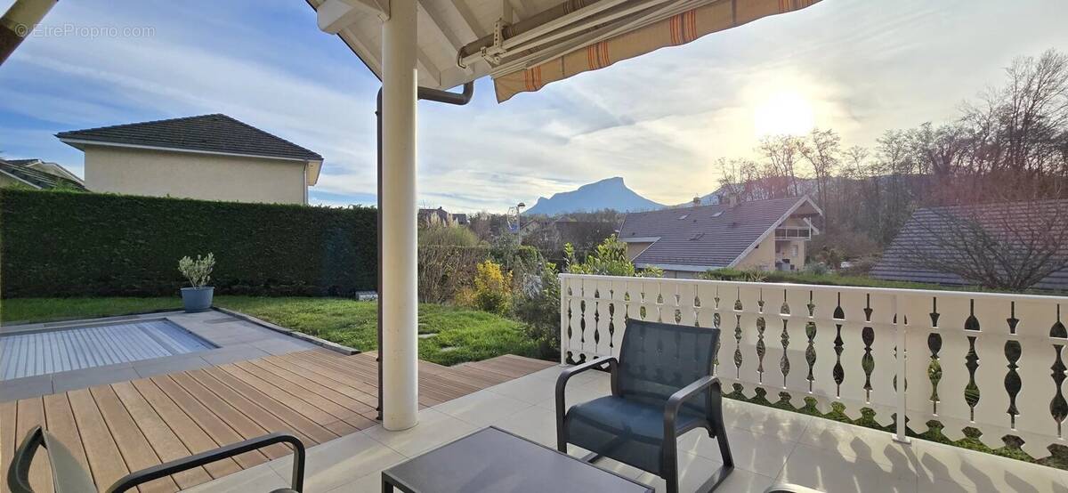 Maison à CHALLES-LES-EAUX