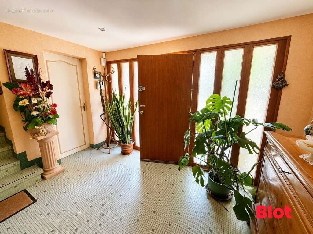 Maison 98 m² à Chateaugiron  - photo 2