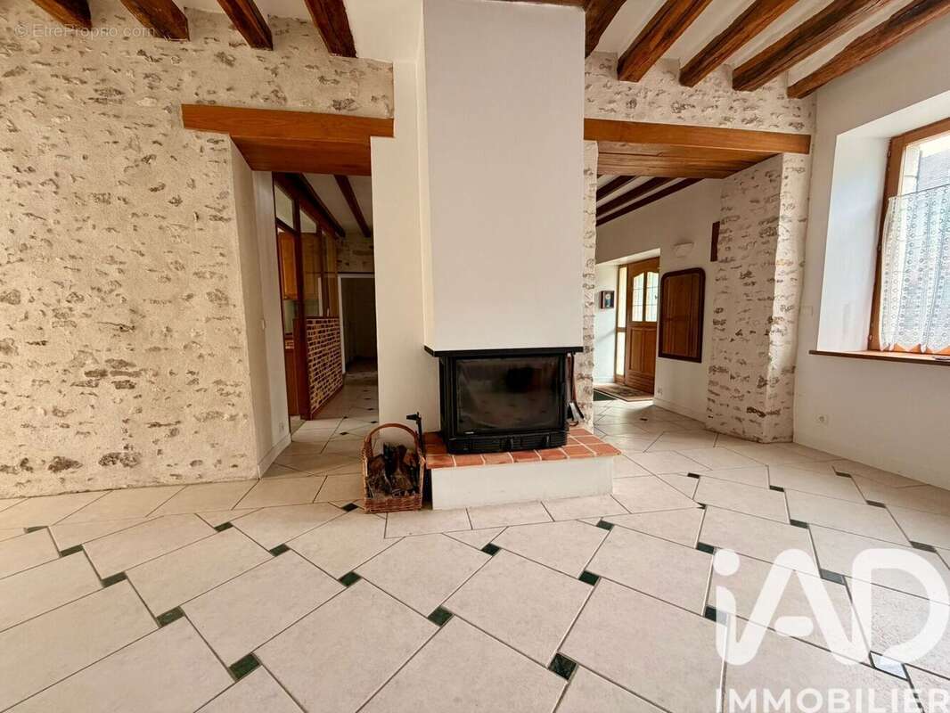 Photo 3 - Maison à COURPALAY