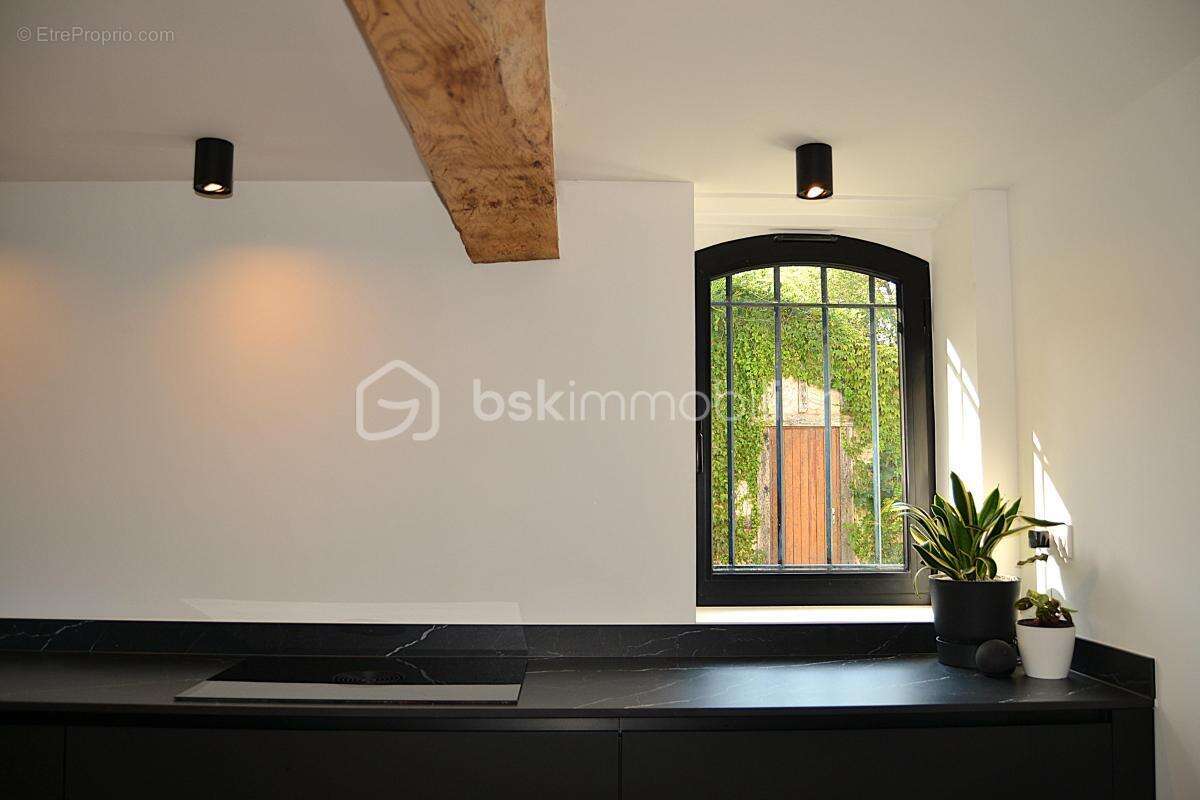 Propriete avec parc, dependance et piscine - photo 22