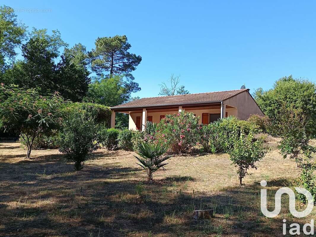 Maison 75 m² à Chambonas  - photo 2