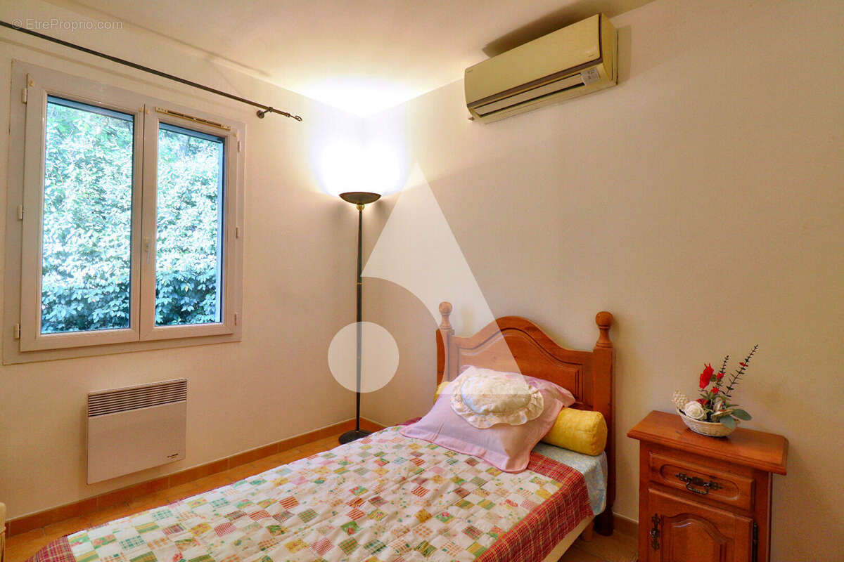 Maison à VINON-SUR-VERDON