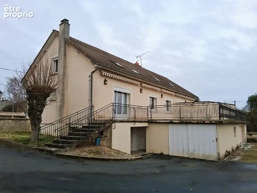 Immeuble de rapport - 5 logements 273m2 habitable + dependances - photo 3