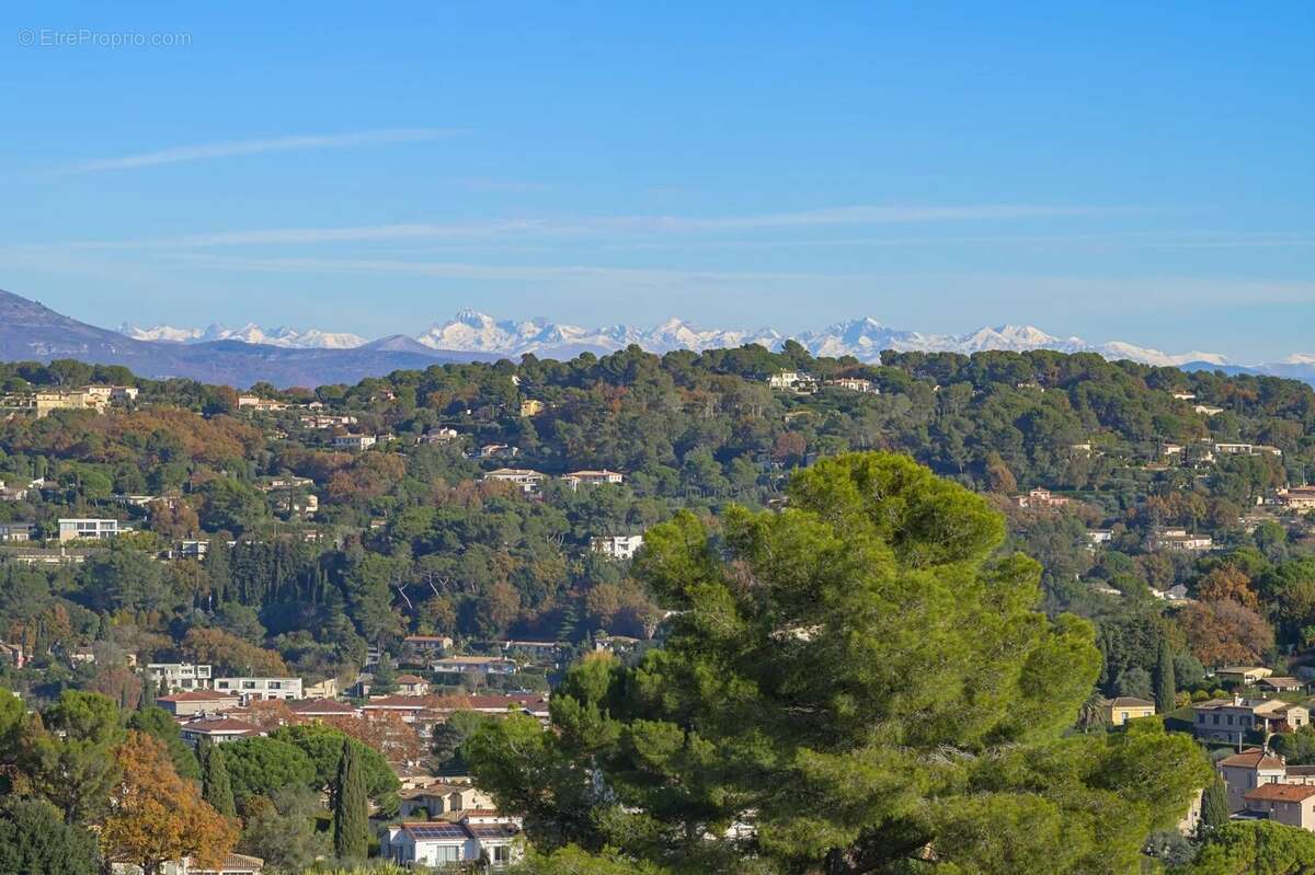 Maison à MOUGINS