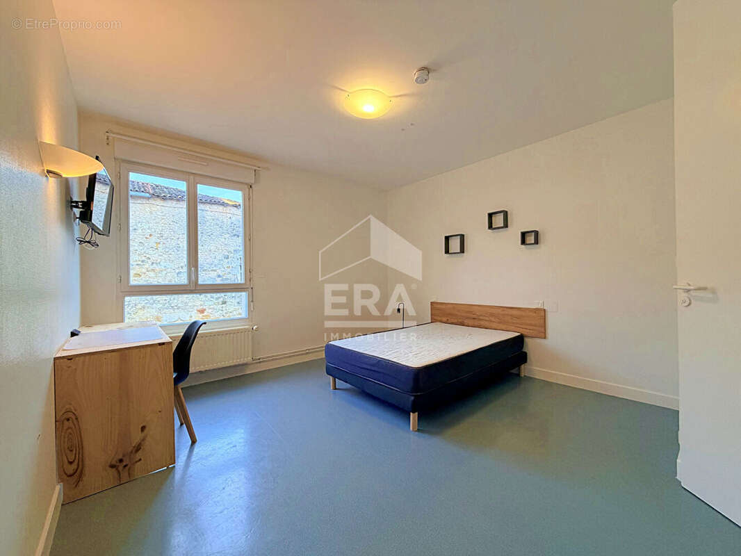 Appartement à ROULLET-SAINT-ESTEPHE