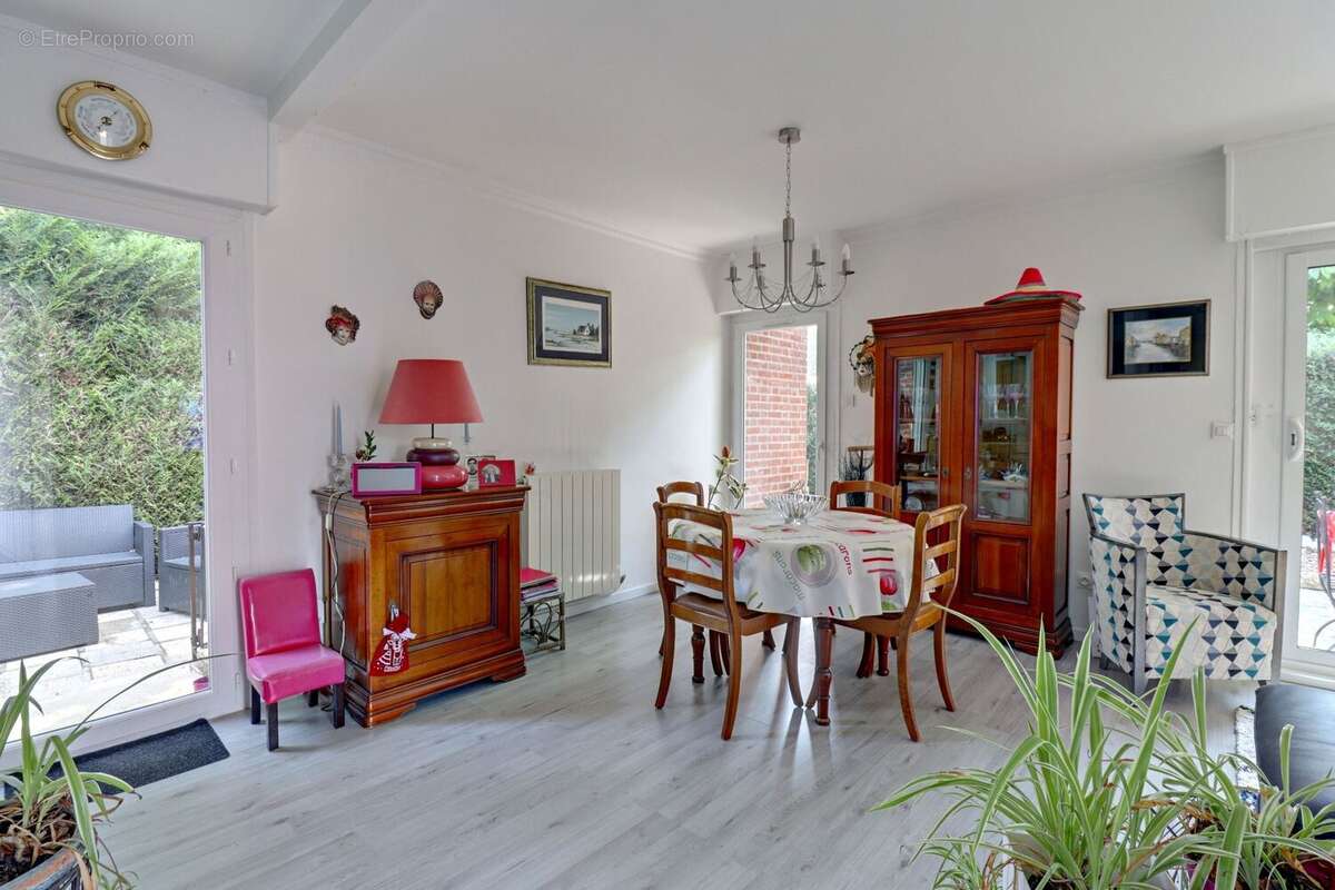 Maison à VERNEUIL-SUR-SEINE