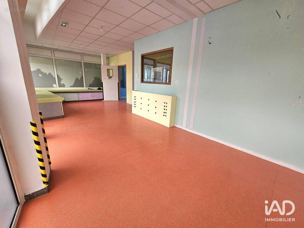 Photo 1 - Commerce à ASNIERES-SUR-SEINE