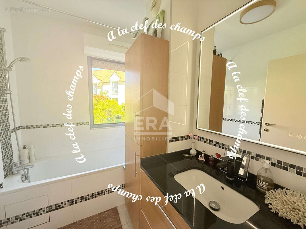 Appartement à SAINT-REMY-LES-CHEVREUSE