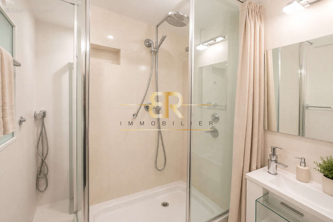 Appartement à PARIS-19E