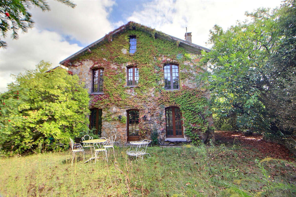 Maison à VERNEUIL-SUR-SEINE