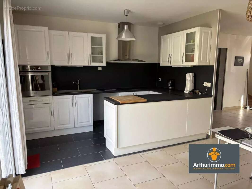 Maison à NEUFCHATEL-SUR-AISNE