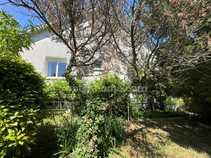 Maison à MAGNAC-LAVAL