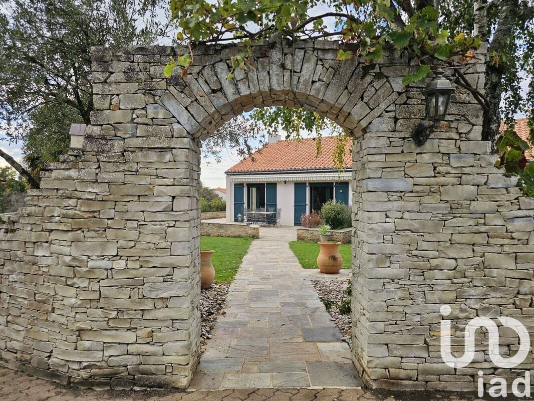 Photo 1 - Maison à SAINT-MARS-DE-COUTAIS