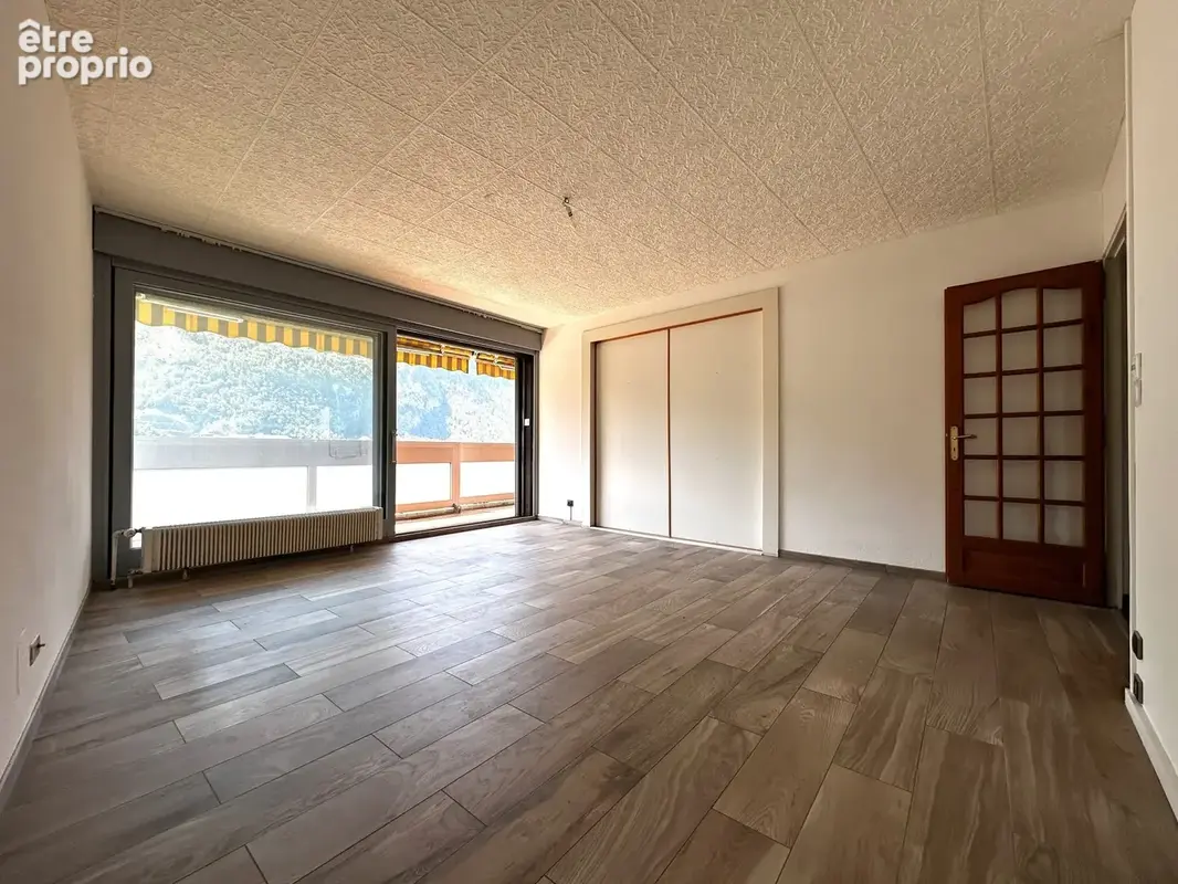 Appartement 96 m² à Cluses  - photo 3