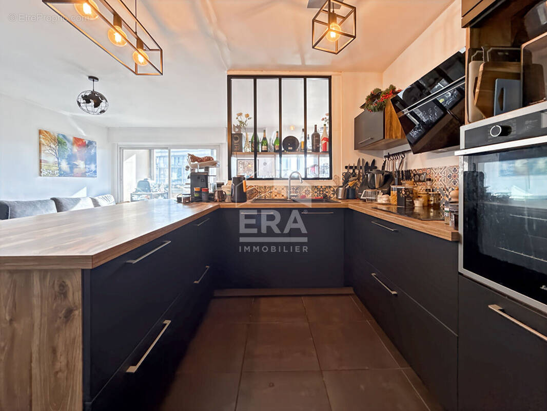 Appartement à MARSEILLE-4E