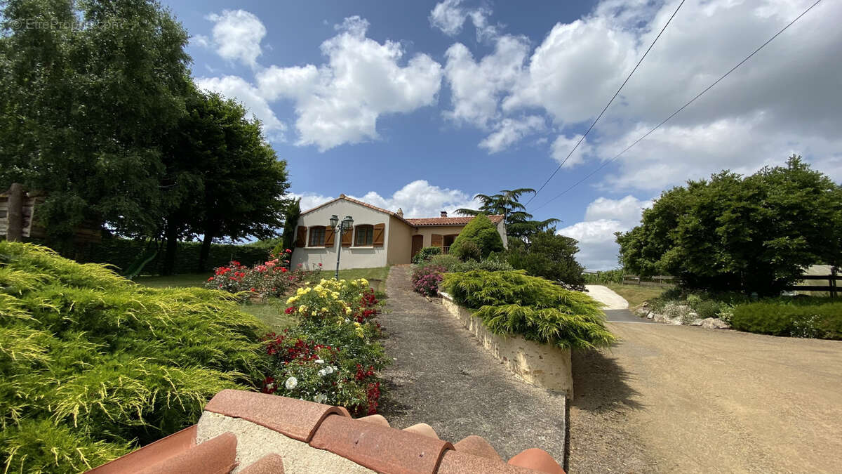 Maison à CHEFFOIS
