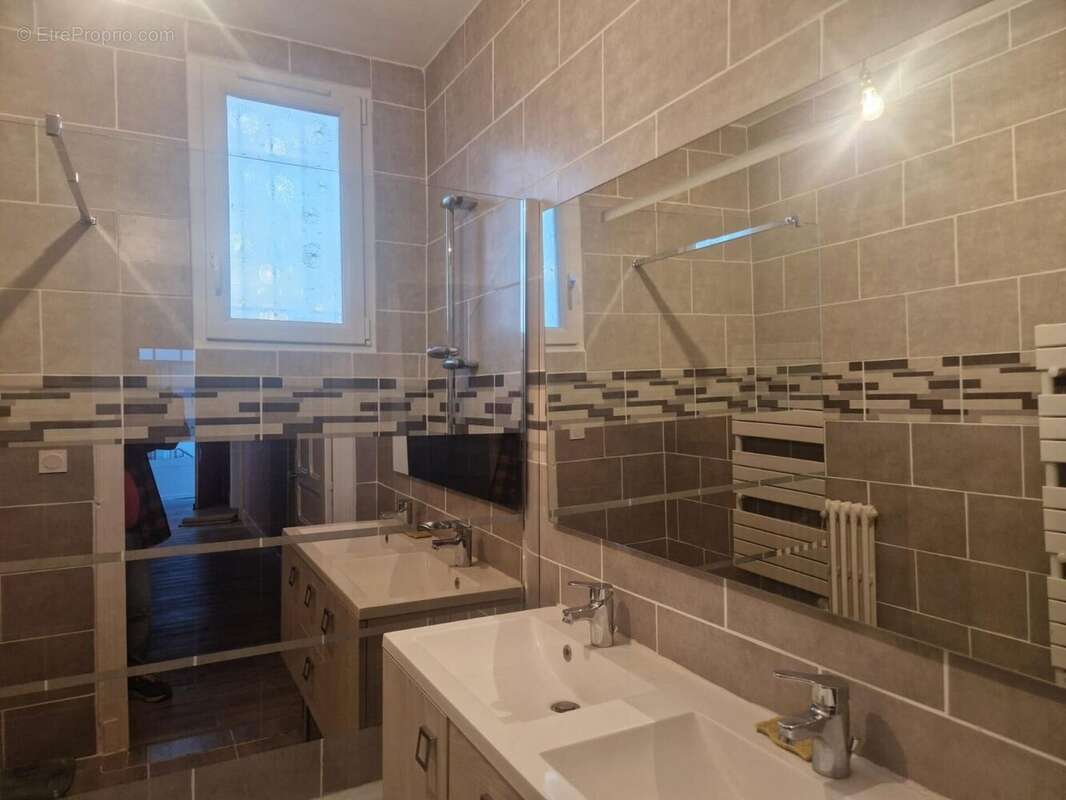 Photo 7 - Maison à BELLENAVES