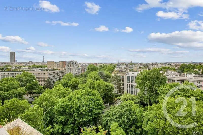 Appartement à NEUILLY-SUR-SEINE